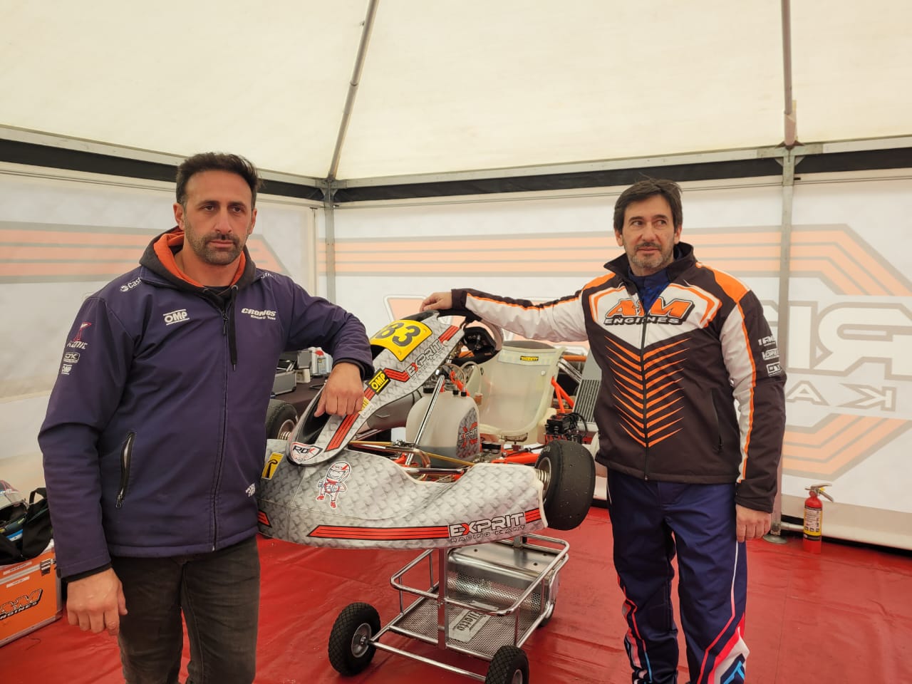 "LALO" GIRALDEZ JUNTO A SU MECÁNICO FEDERICO SANZ